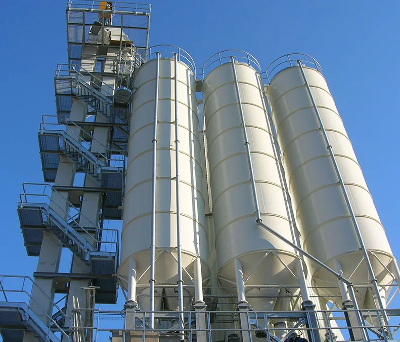 silos monolithiques verticaux fabriqués par Poggi Spa