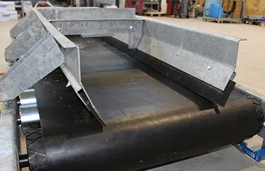 Extractor conveyor