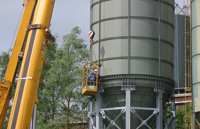 Installation von vertikalen Panelsilos