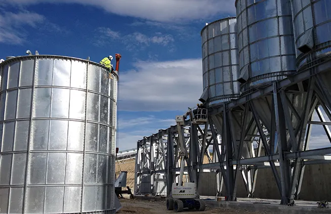 Montage von Panelsilos